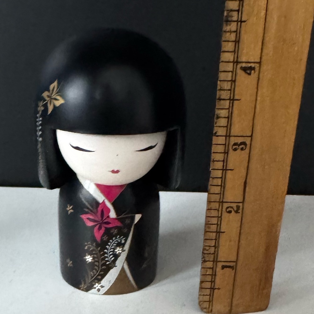 Nama Kimmidoll Wooden Kokeshi Doll - Picture 6 of 6